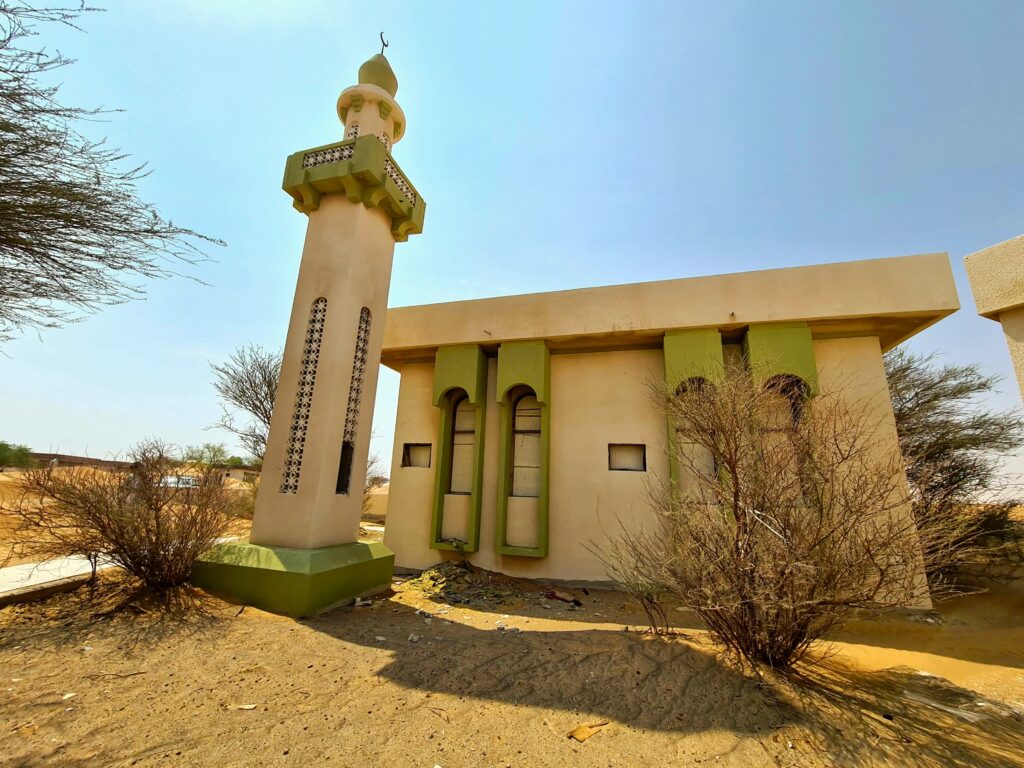 The-ghost-village-mosque-dubai-1-highadventuretourism.com