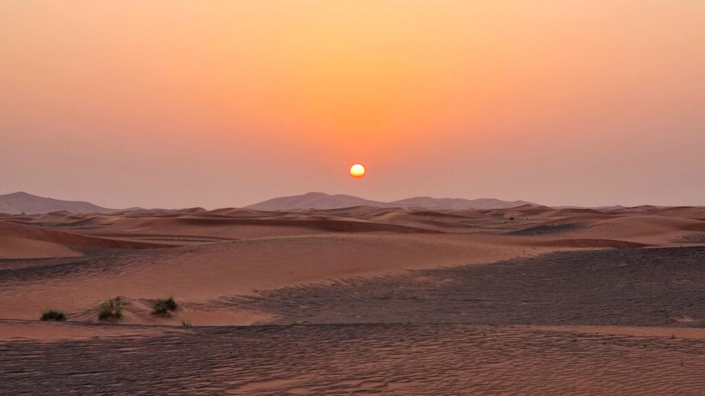 sunset-al-madam-desert-highadventuretourism.com